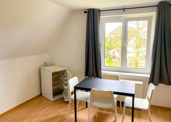 Monteurwohnungen Wiednitz, Einzelbetten, Kueche, Parkplatz * Wiednitz